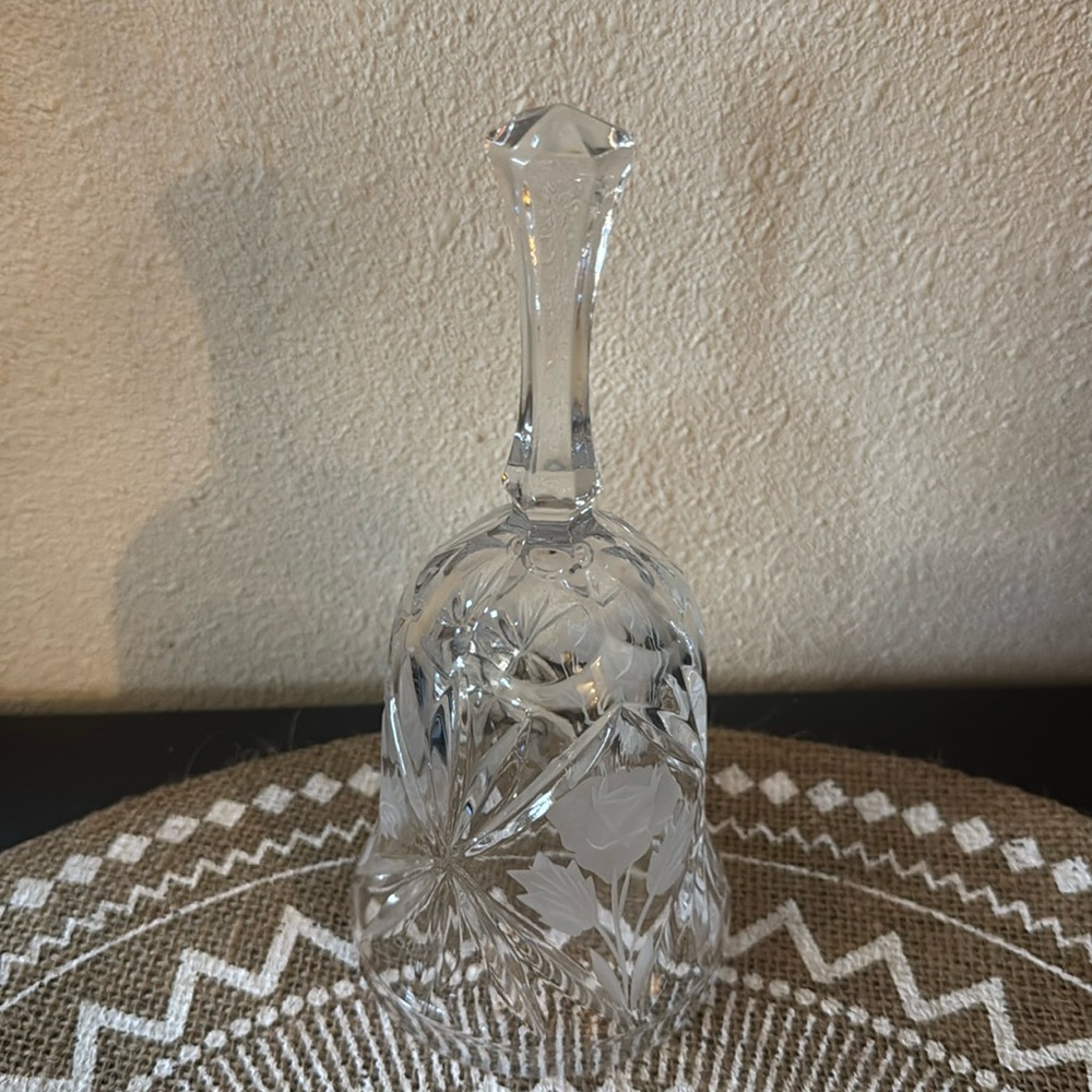 Crystal bell
